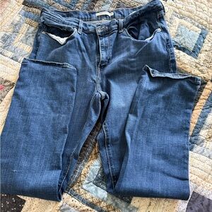 Women’s Levi’s jeans